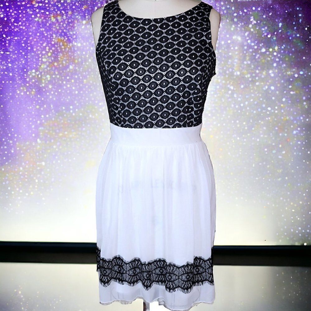 Sweet Storm black white lace trim sleeveless dress